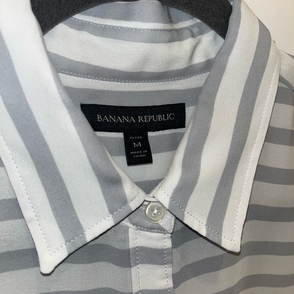 Petite 🍌 Banana Republic Button Down - Picture 6 of 13
